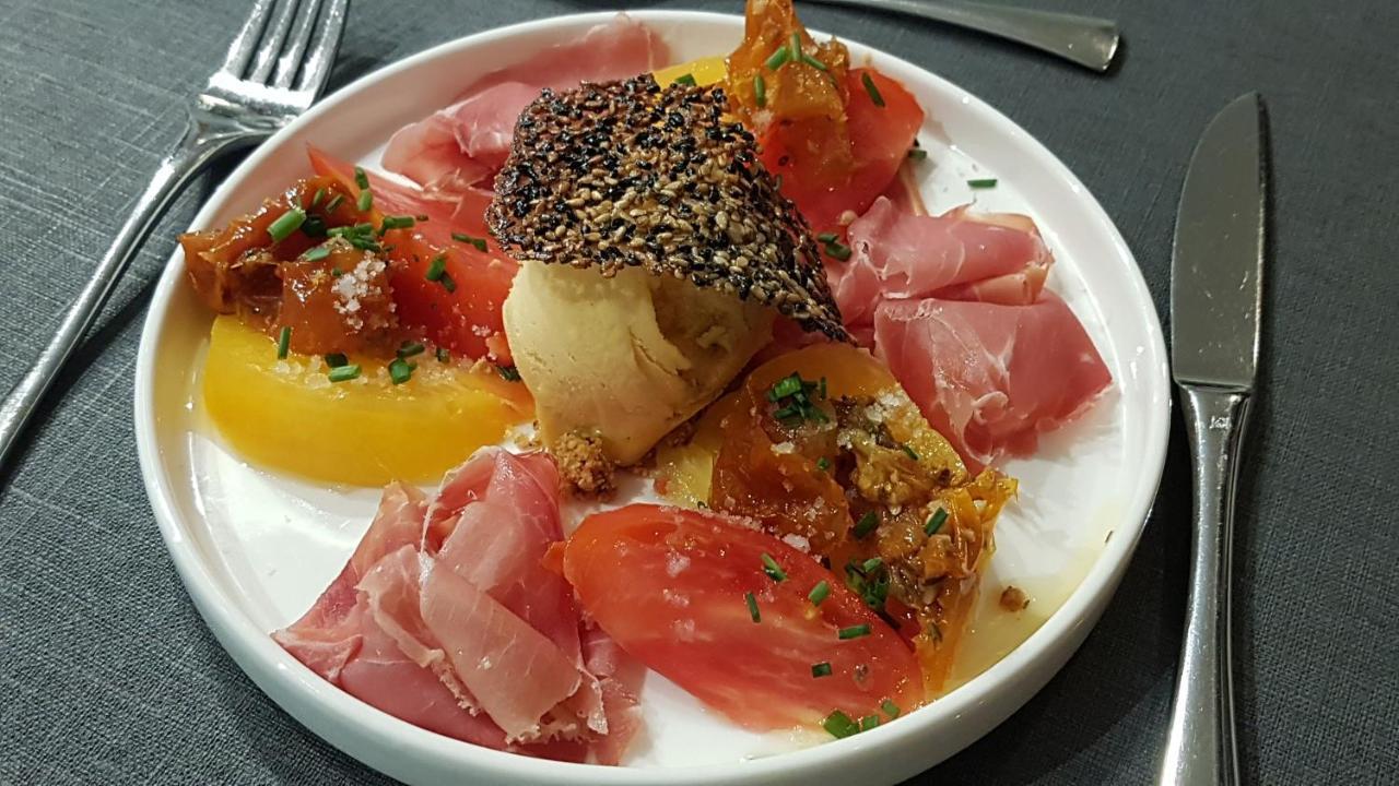 Logis - Hotel Restaurant La Sapiniere Wisques 외부 사진
