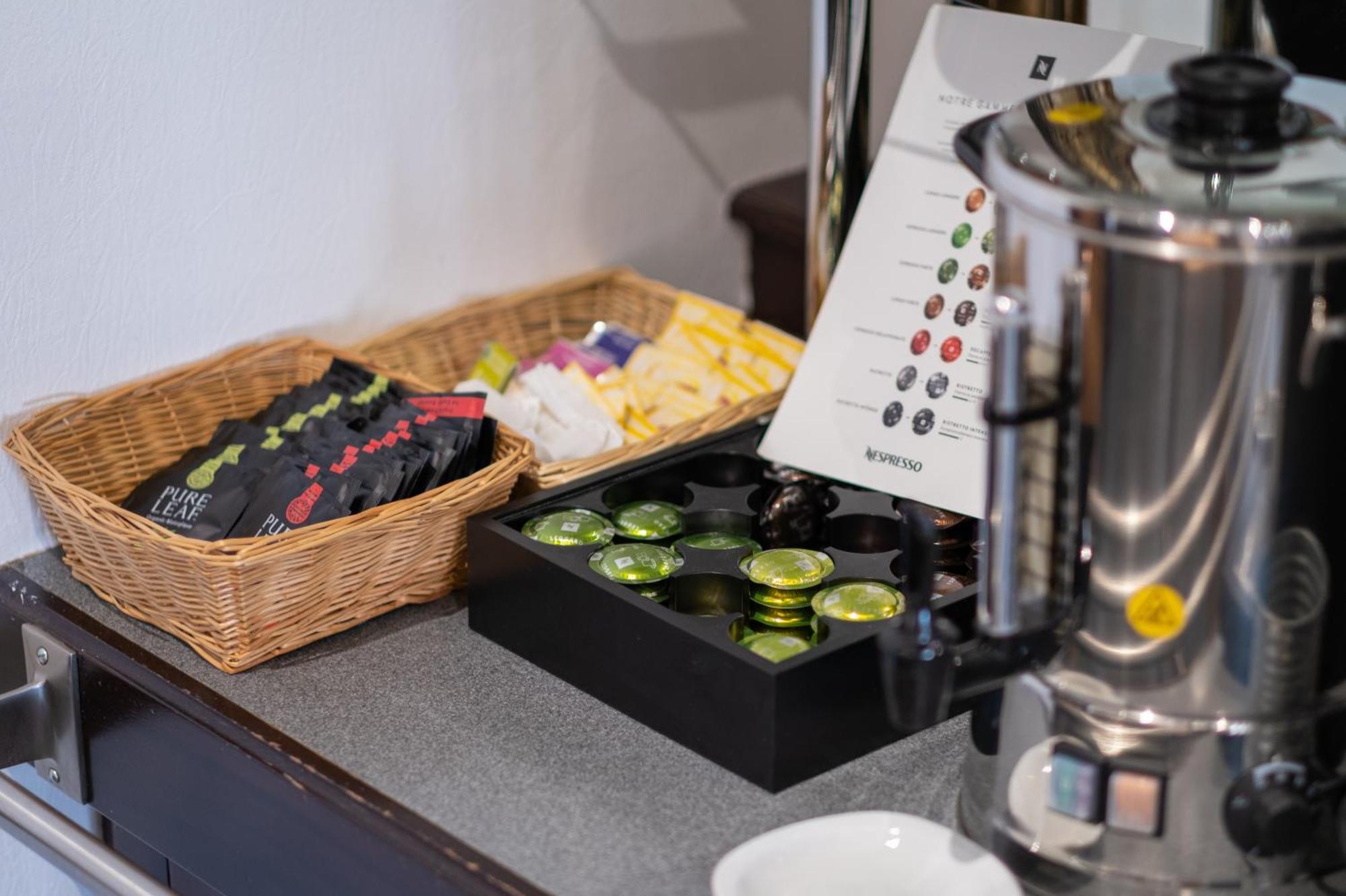 Logis - Hotel Restaurant La Sapiniere Wisques 외부 사진