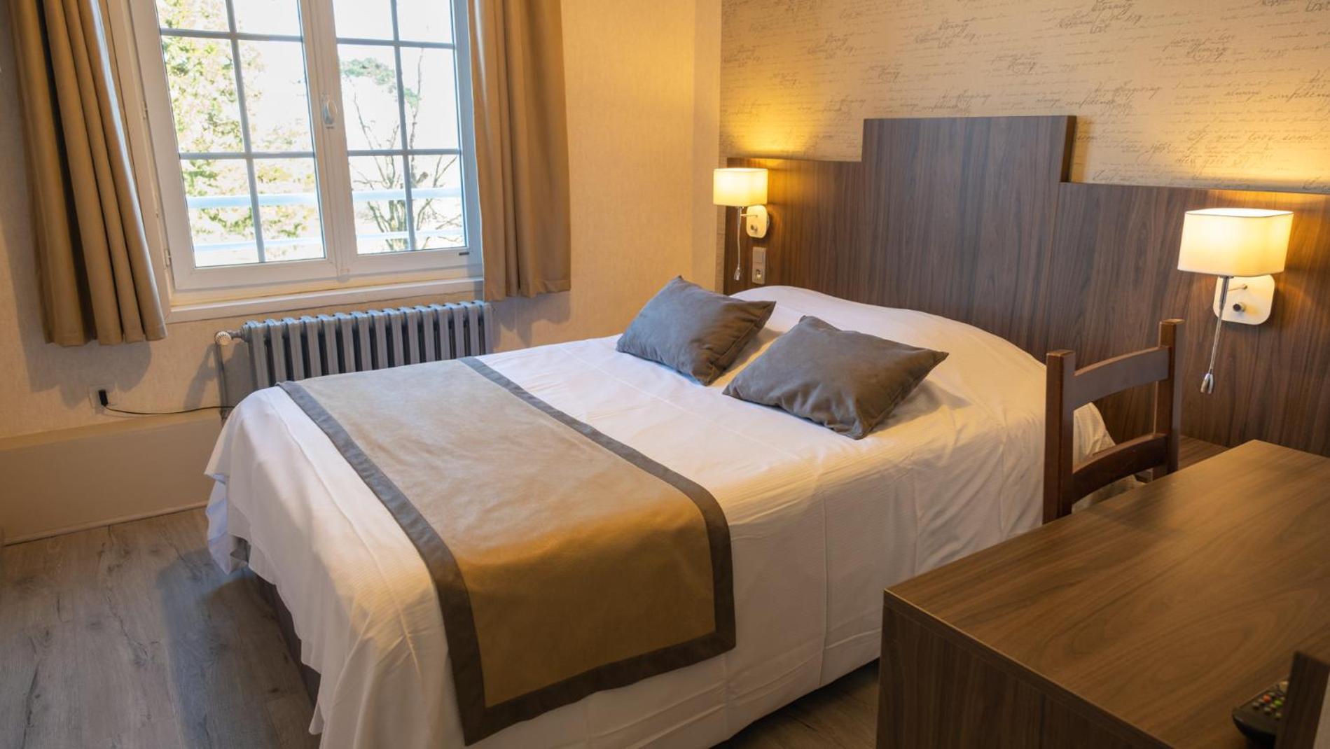 Logis - Hotel Restaurant La Sapiniere Wisques 외부 사진