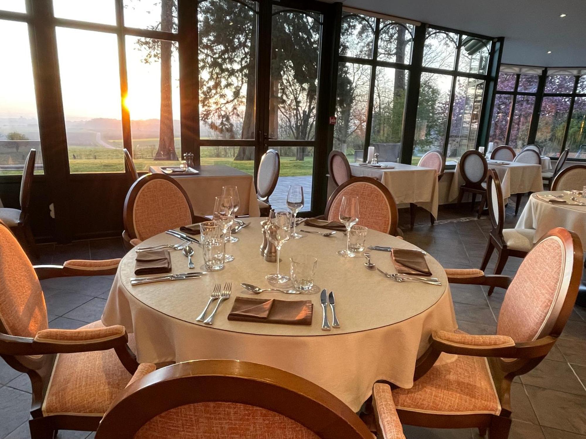 Logis - Hotel Restaurant La Sapiniere Wisques 외부 사진