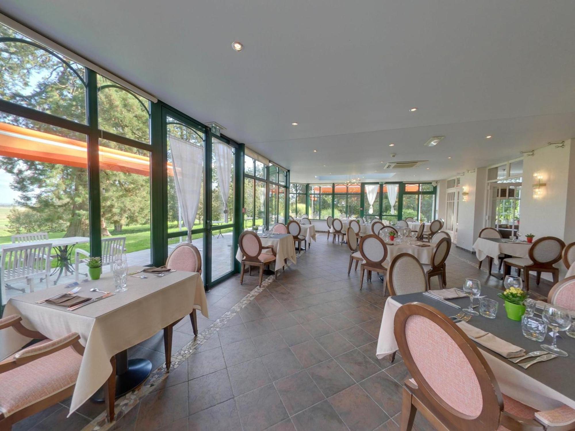 Logis - Hotel Restaurant La Sapiniere Wisques 외부 사진